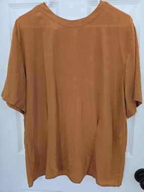 100% Silk Sz. 16 Jones New York Women's Short Sleeve Blouse in Mustardy Orange